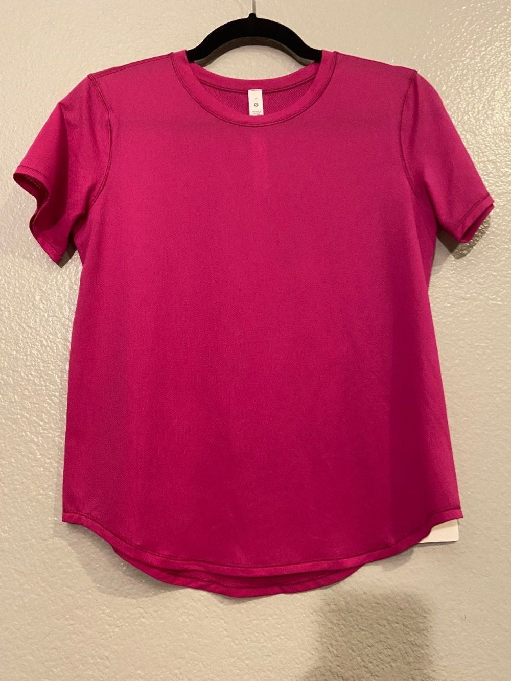 Lululemon NWT high neck run and train tee shirt ripened raspberry pink size 4